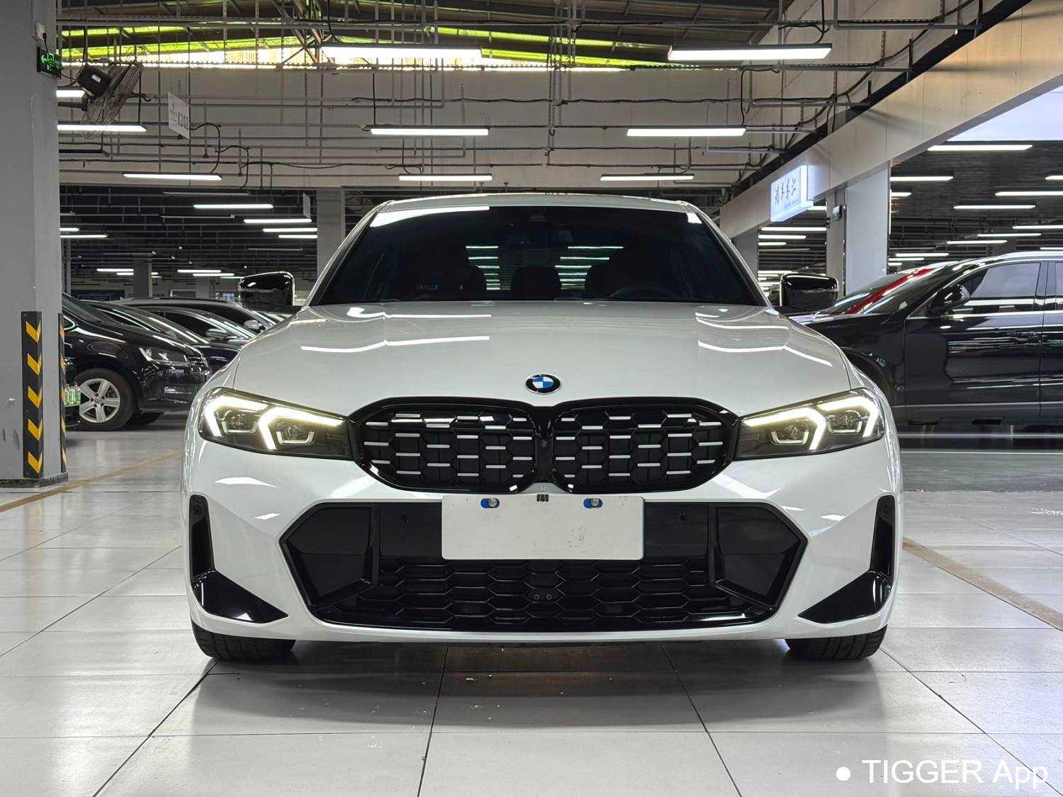 BMW 2024 3 Series 325i M Sports Night Set