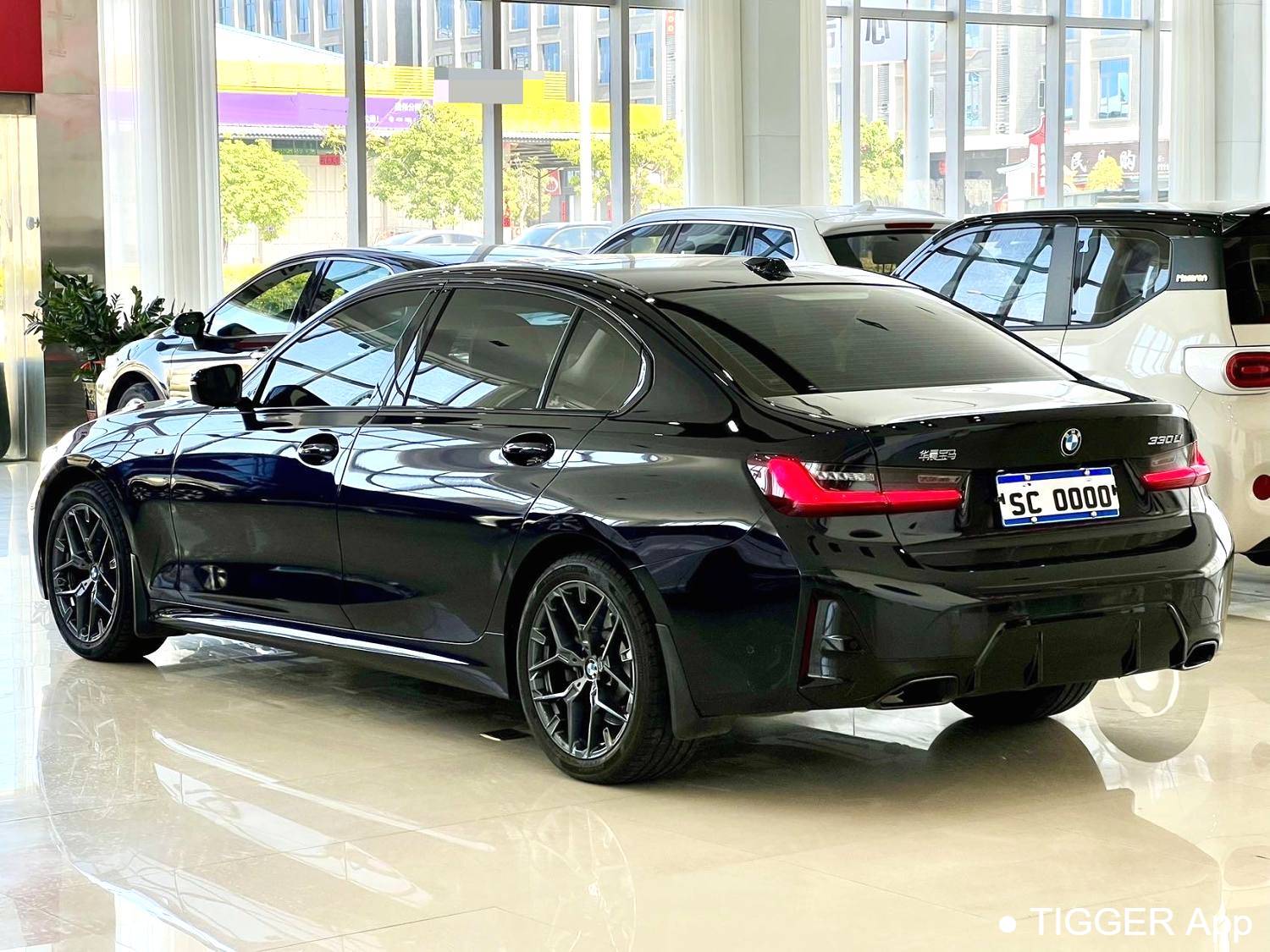 BMW 2025 3 Series 330Li M Sports Night Edition