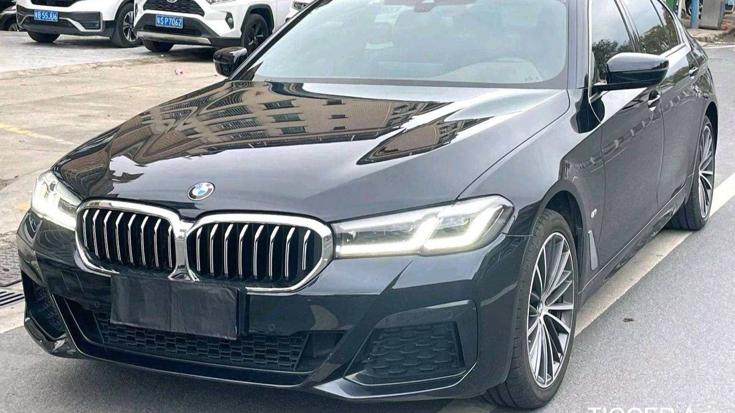 BMW 2023 5 Series 530Li Leading Model M Sport Set