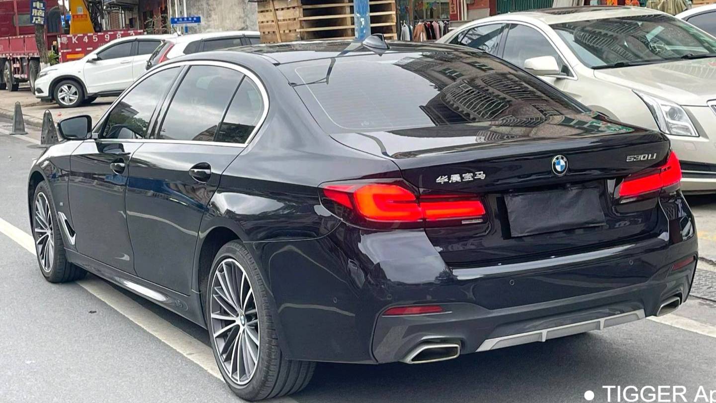 BMW 2023 5 Series 530Li Leading Model M Sport Set