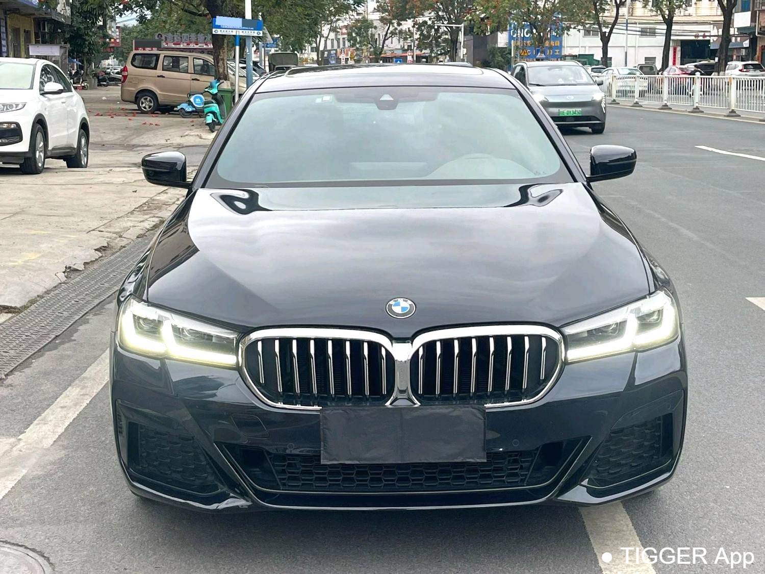 BMW 2023 5 Series 530Li Leading Model M Sport Set