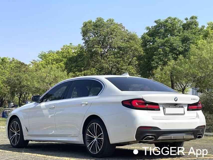BMW 2023 5 Series 530Li Leading Model M Sport Set