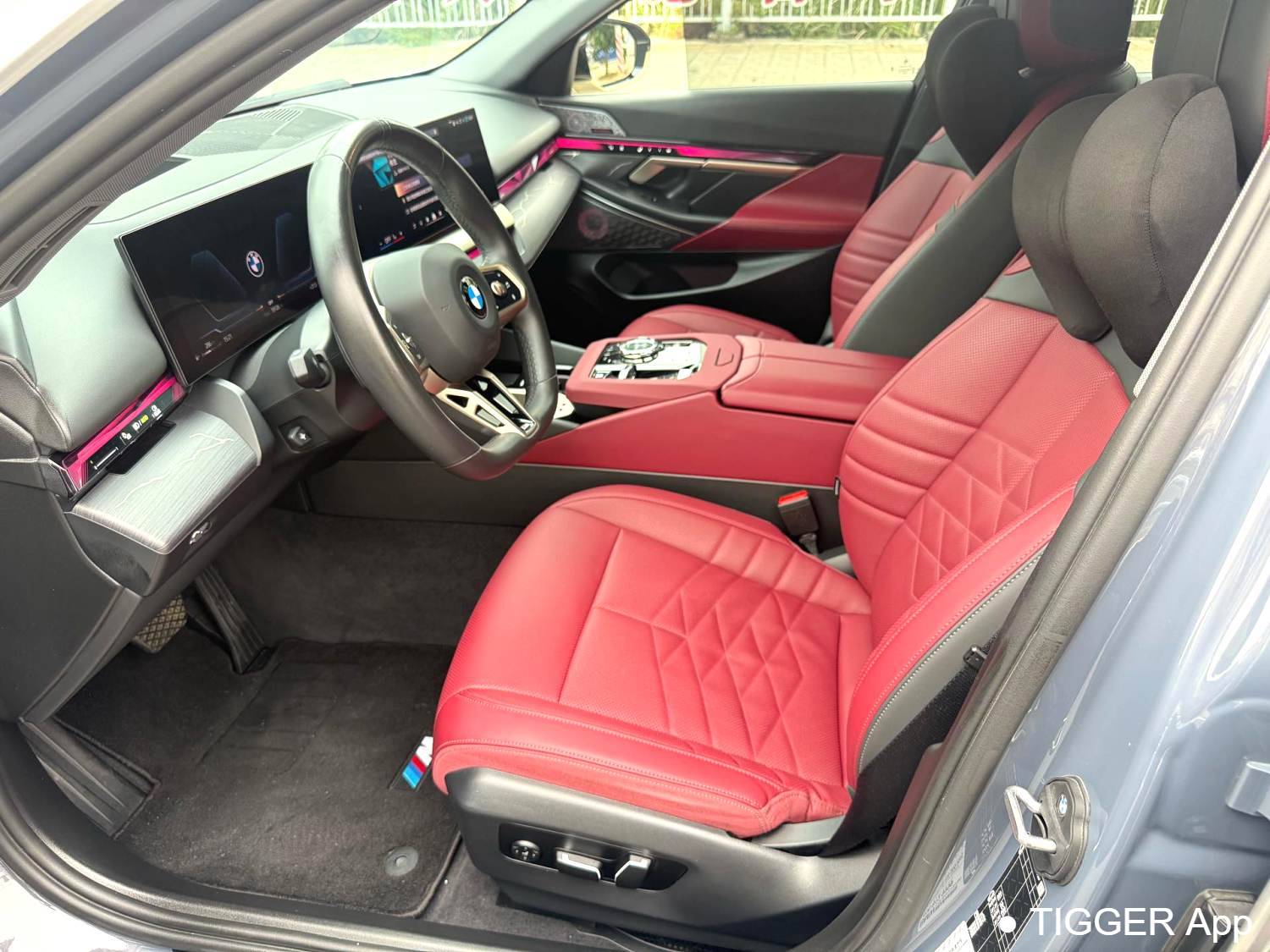 BMW 2024 5 Series 530Li Exclusive M Sport Set