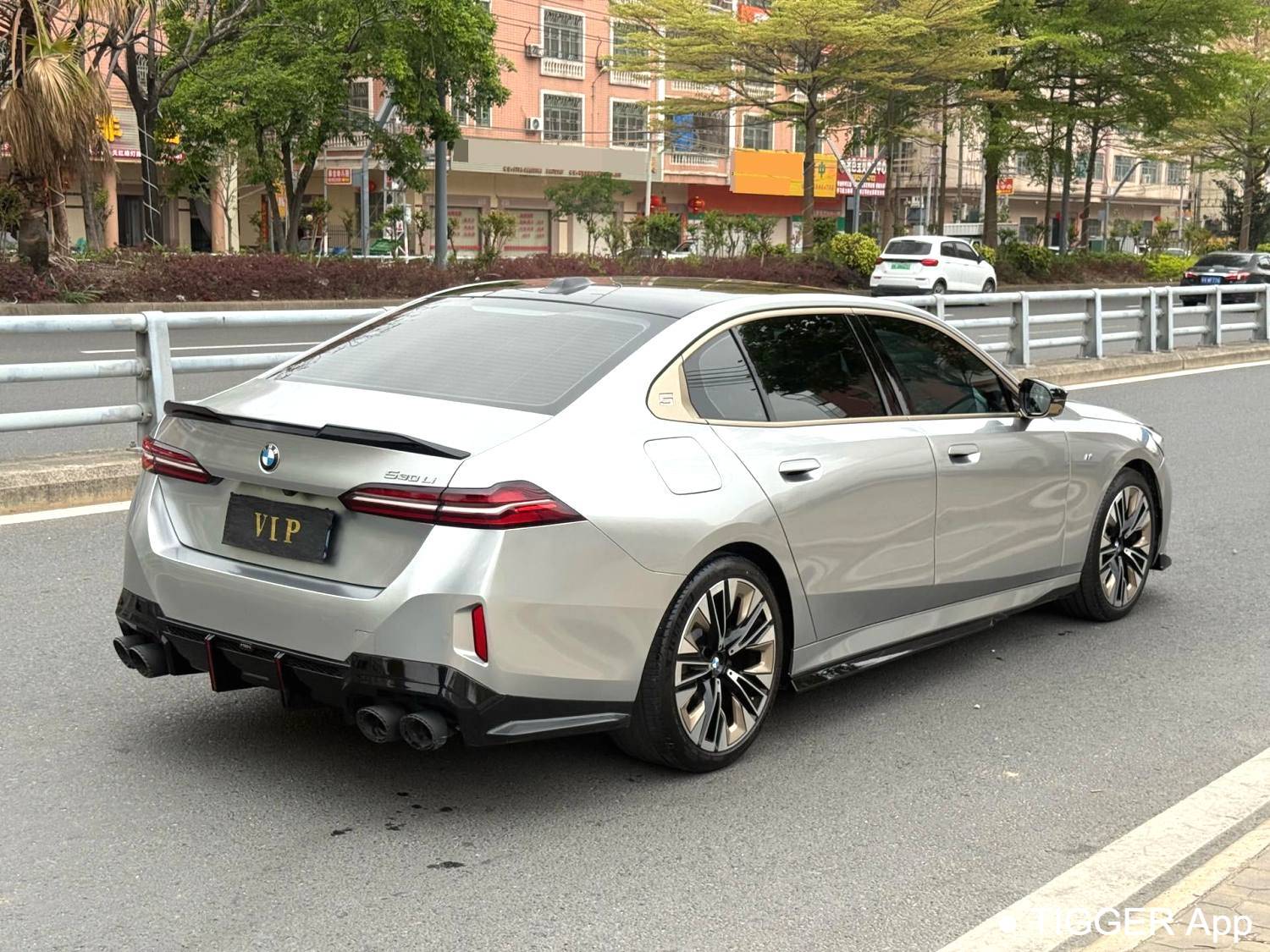 BMW 2024 5 Series 530Li Exclusive M Sport Set