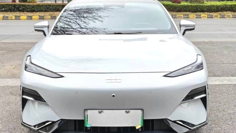 GALAXY 2025 E8 700km long-distance intelligent driving version