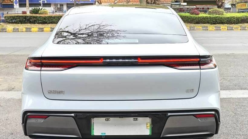 GALAXY 2025 E8 700km long-distance intelligent driving version