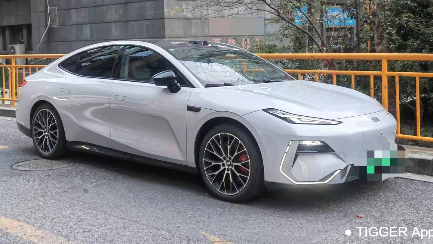 GALAXY 2025 E8 620km 4WD Starship LiDAR Intelligent Driving Edition