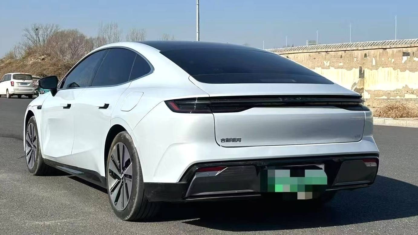 GALAXY 2025 E8 620km 4WD Starship LiDAR Intelligent Driving Edition