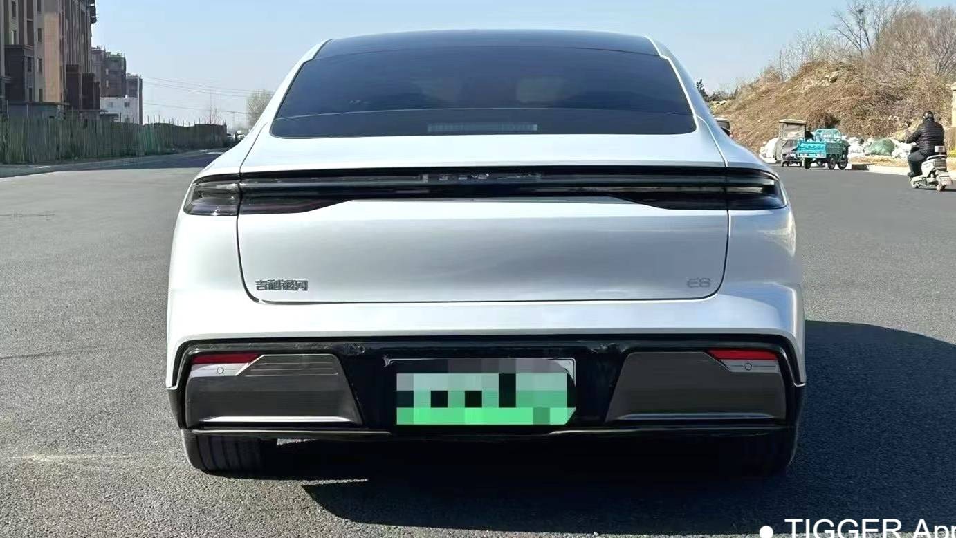 GALAXY 2025 E8 620km 4WD Starship LiDAR Intelligent Driving Edition