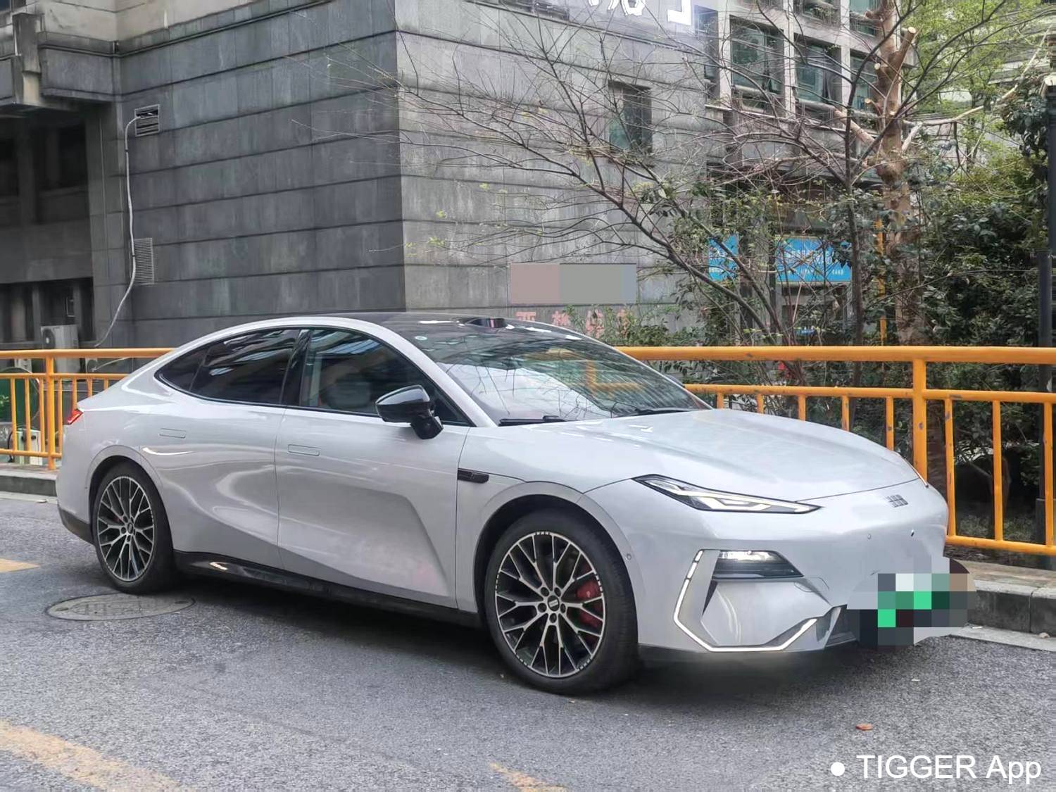 GALAXY 2025 E8 620km 4WD Starship LiDAR Intelligent Driving Edition