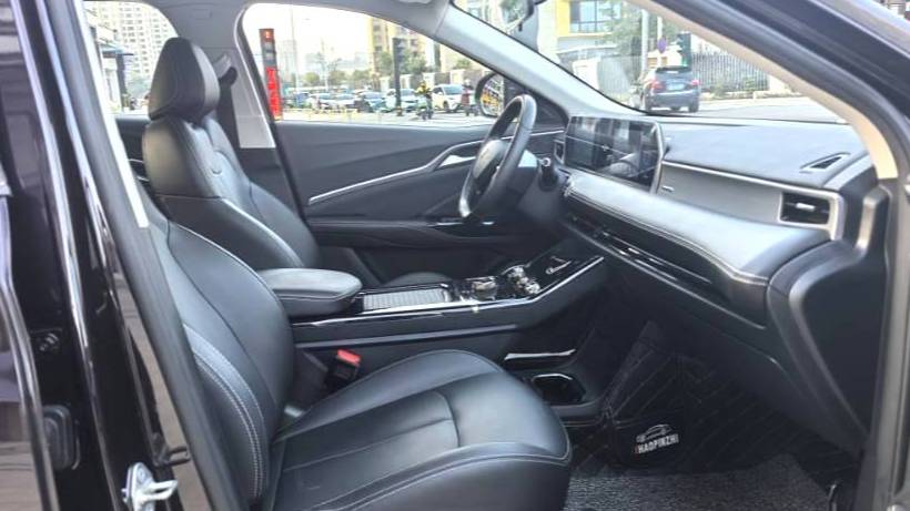 NETA 2023 U Nezha U-II Challenge Edition 400 U Show Lithium Iron Phosphate