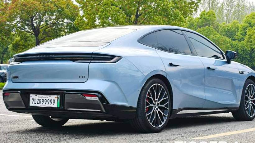 GALAXY 2025 E8 620km 4WD Starship LiDAR Intelligent Driving Edition