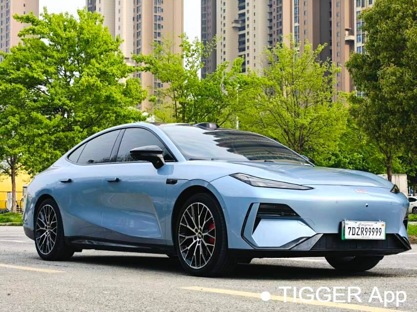 GALAXY 2025 E8 620km 4WD Starship LiDAR Intelligent Driving Edition