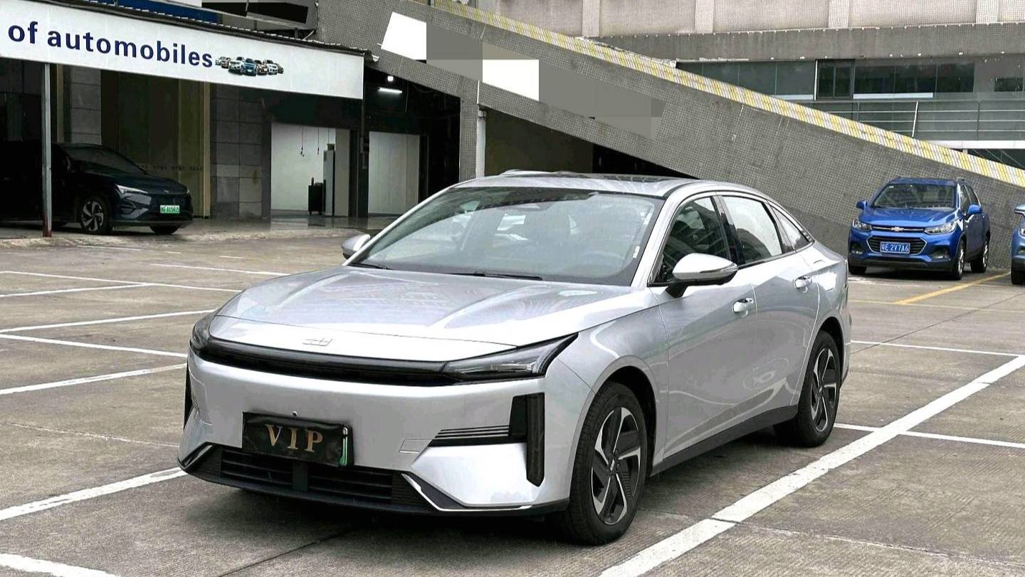 GALAXY 2025 L6 EM-i 140km Starship Edition