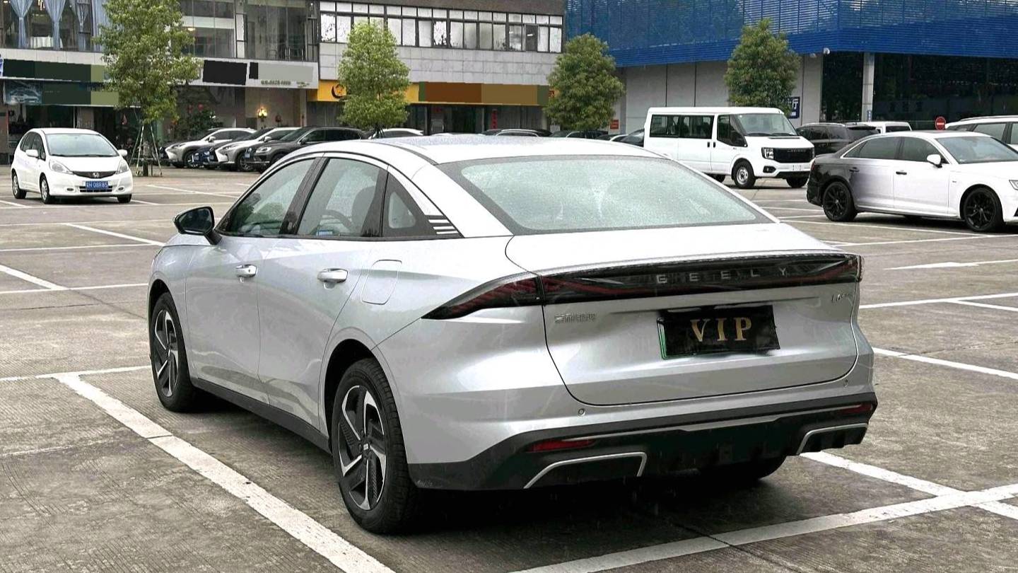 GALAXY 2025 L6 EM-i 140km Starship Edition