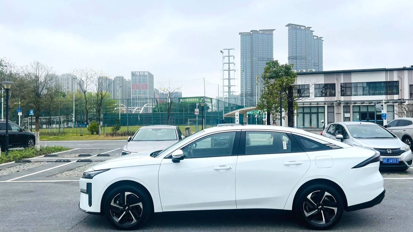 GALAXY 2025 L6 EM-i 140km Exploration+Edition