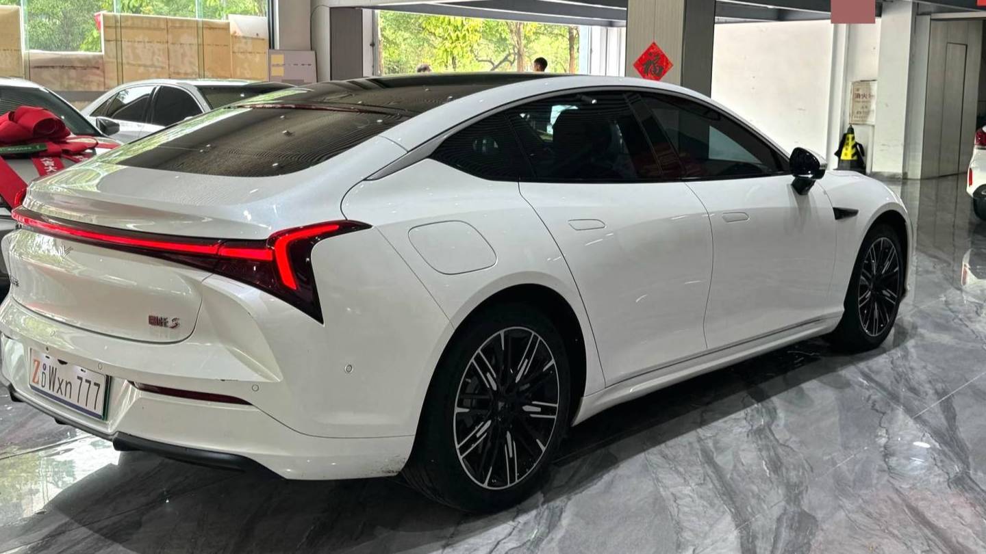 NETA 2022 S Extended Range 1160km Rear Drive Medium Edition