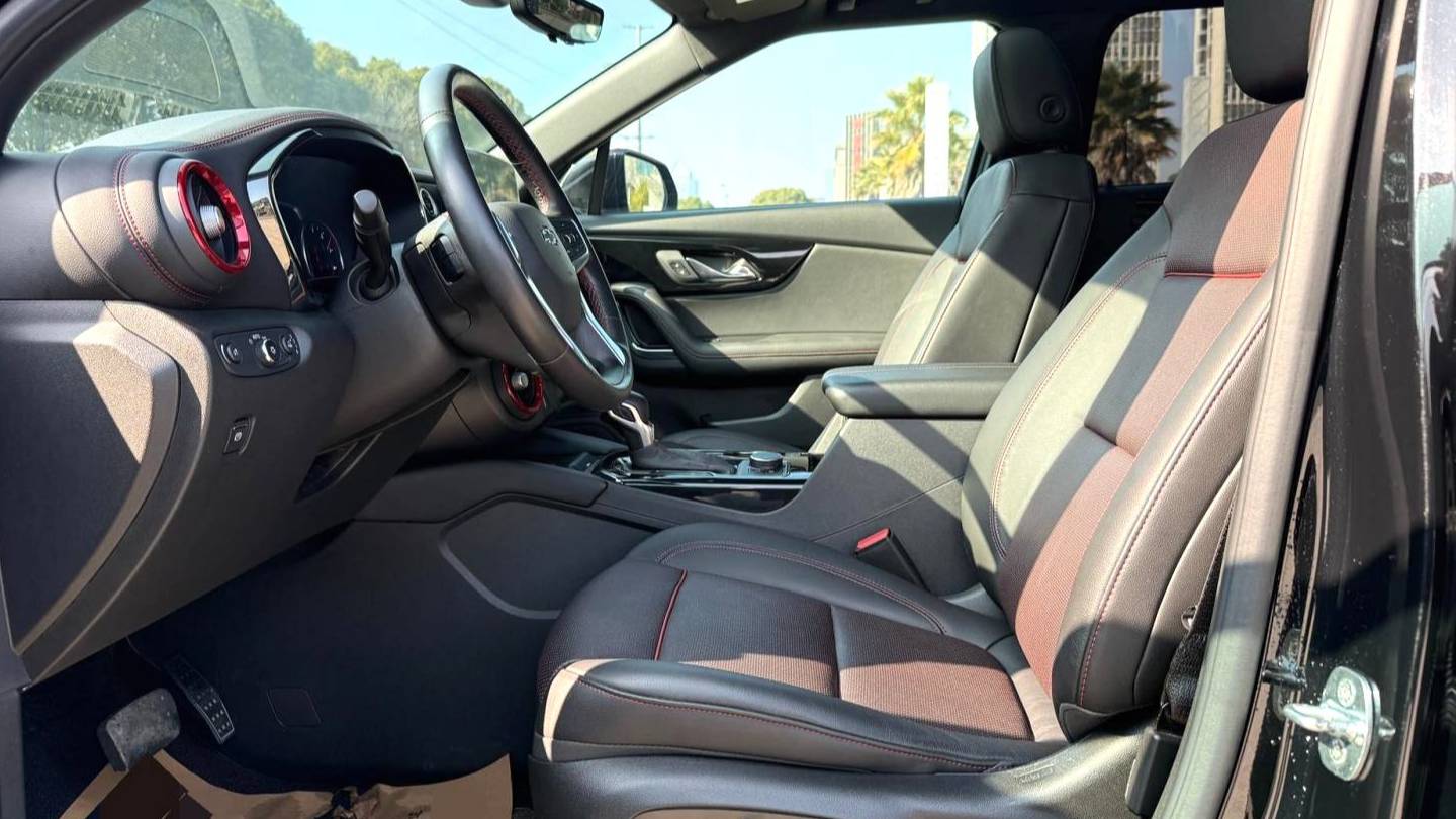 CHEVROLET 2023 BLAZER RS 650T Twin Crutch 4WD 7-seater engine version