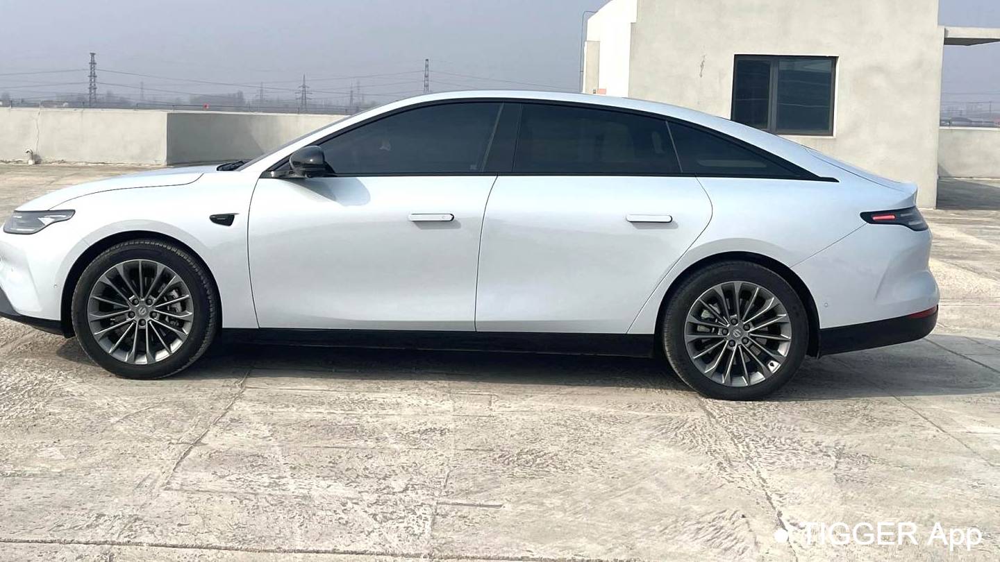 LEAP 2024 C01 Pure Electric 525 Premium Edition