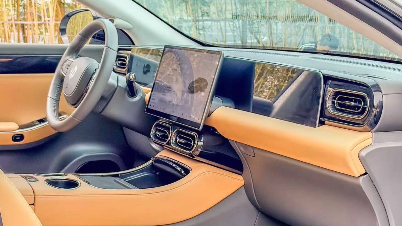 LEAP 2024 C01 Pure Electric 525 Premium Edition