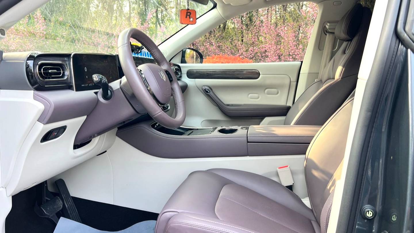 LEAP 2023 C11 Extended Range 300 Smart Edition