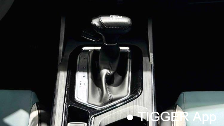 Geely 2022  EMGRAND S  1.4T CVT Crossover Player Edition