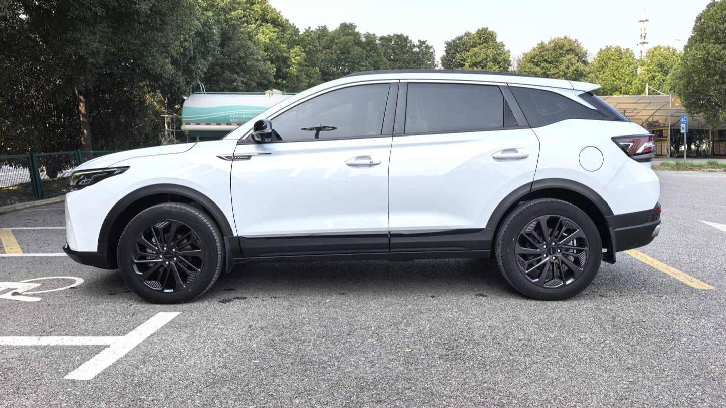 AEOLUS 2023 AX7 Mach version 1.5T DCT DF41