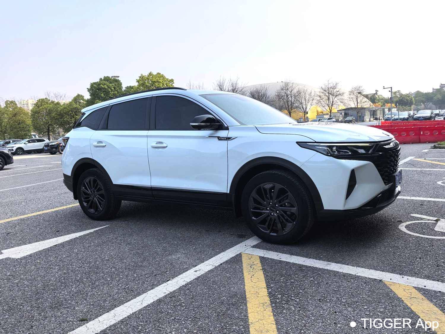 AEOLUS 2023 AX7 Mach version 1.5T DCT DF41