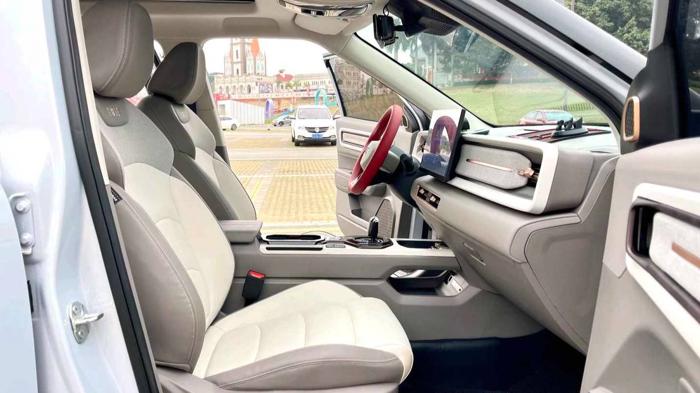 Geely 2024 ICON Linglong 1.5TD Jinxi Edition