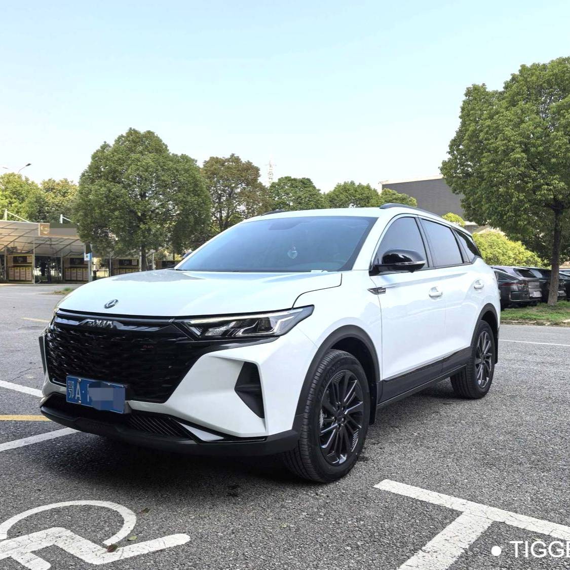 AEOLUS 2023 AX7 Mach version 1.5T DCT DF41 Подержанный автомобиль