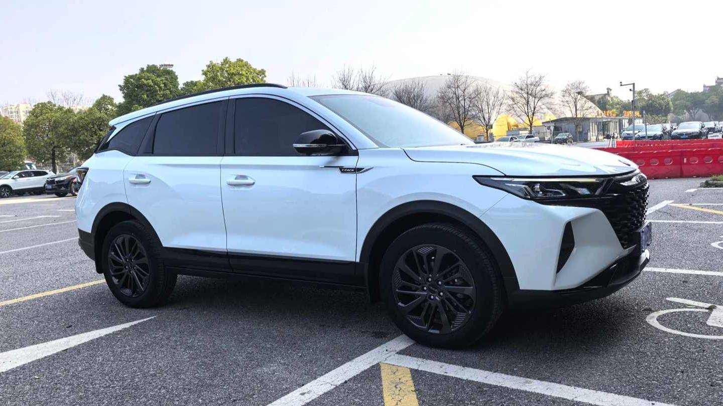 AEOLUS 2023 AX7 Mach version 1.5T DCT DF41