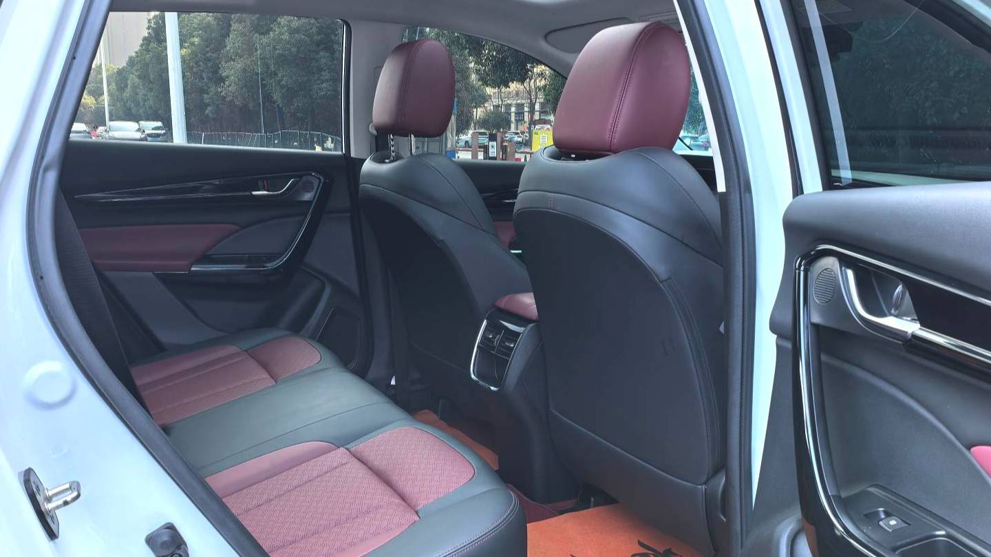 AEOLUS 2023 AX7 Mach version 1.5T DCT DF41