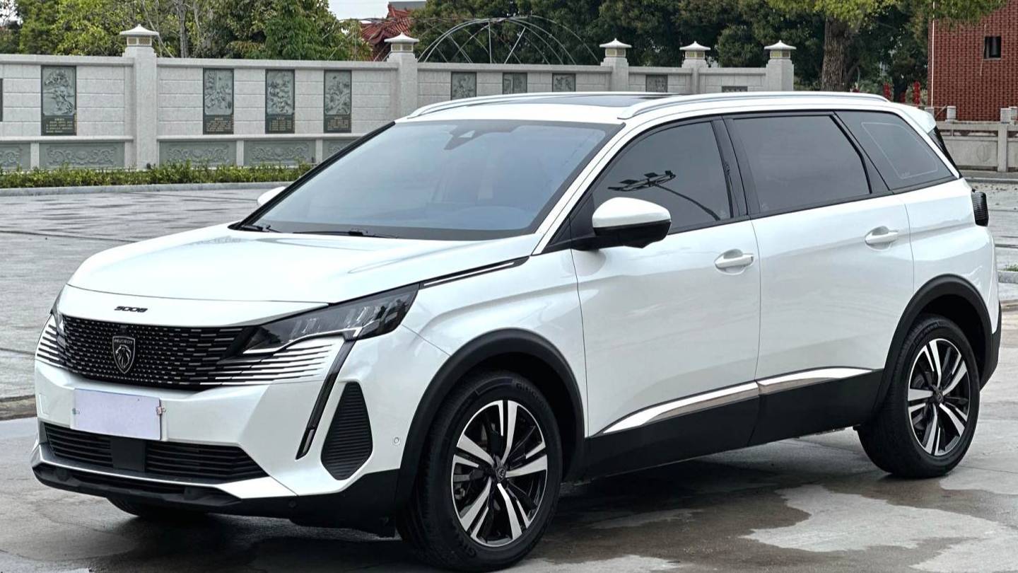 PEUGEOT 2025 5008 Deluxe Edition