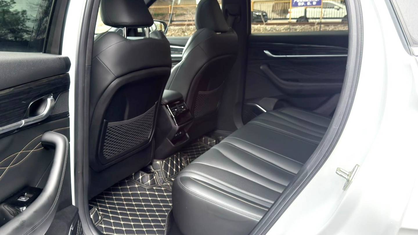 Geely 2024 Monjaro 2.0TD DCT EVO two wheel drive long wind version