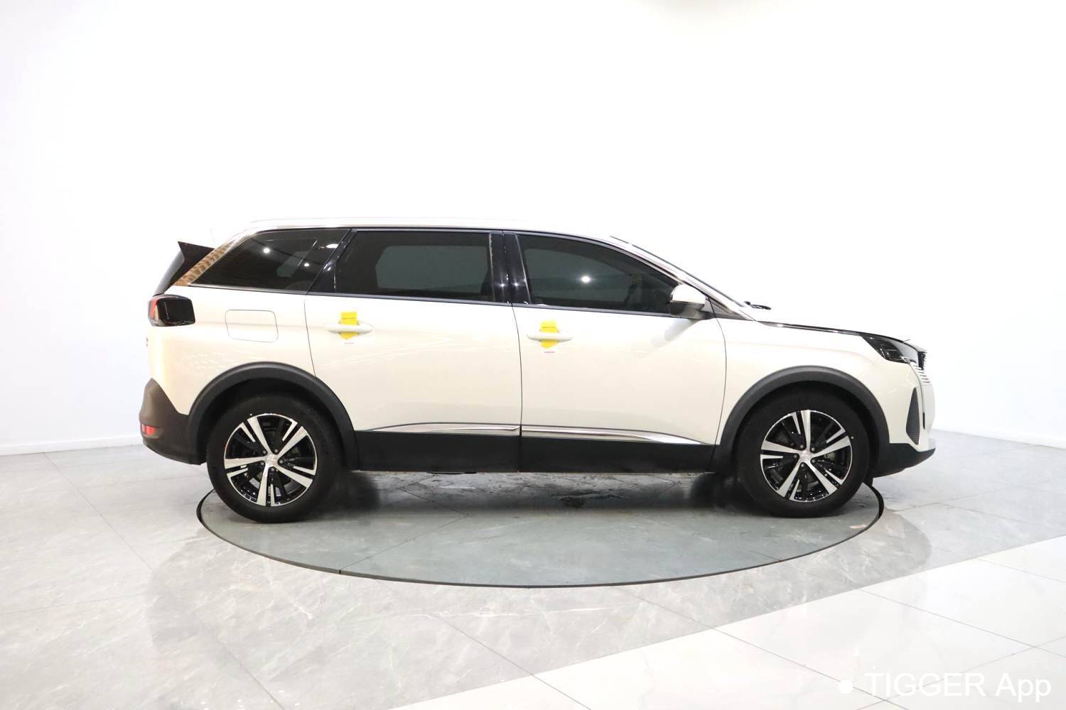 Used PEUGEOT 2021 5008 360THP 5-seater Strength Edition