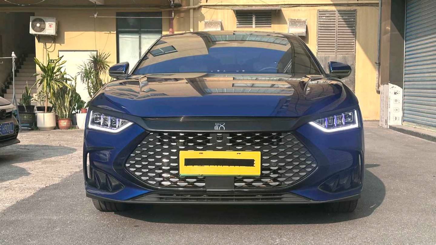 BYD 2022 HAN DM-i Champion 121KM Prestige Edition