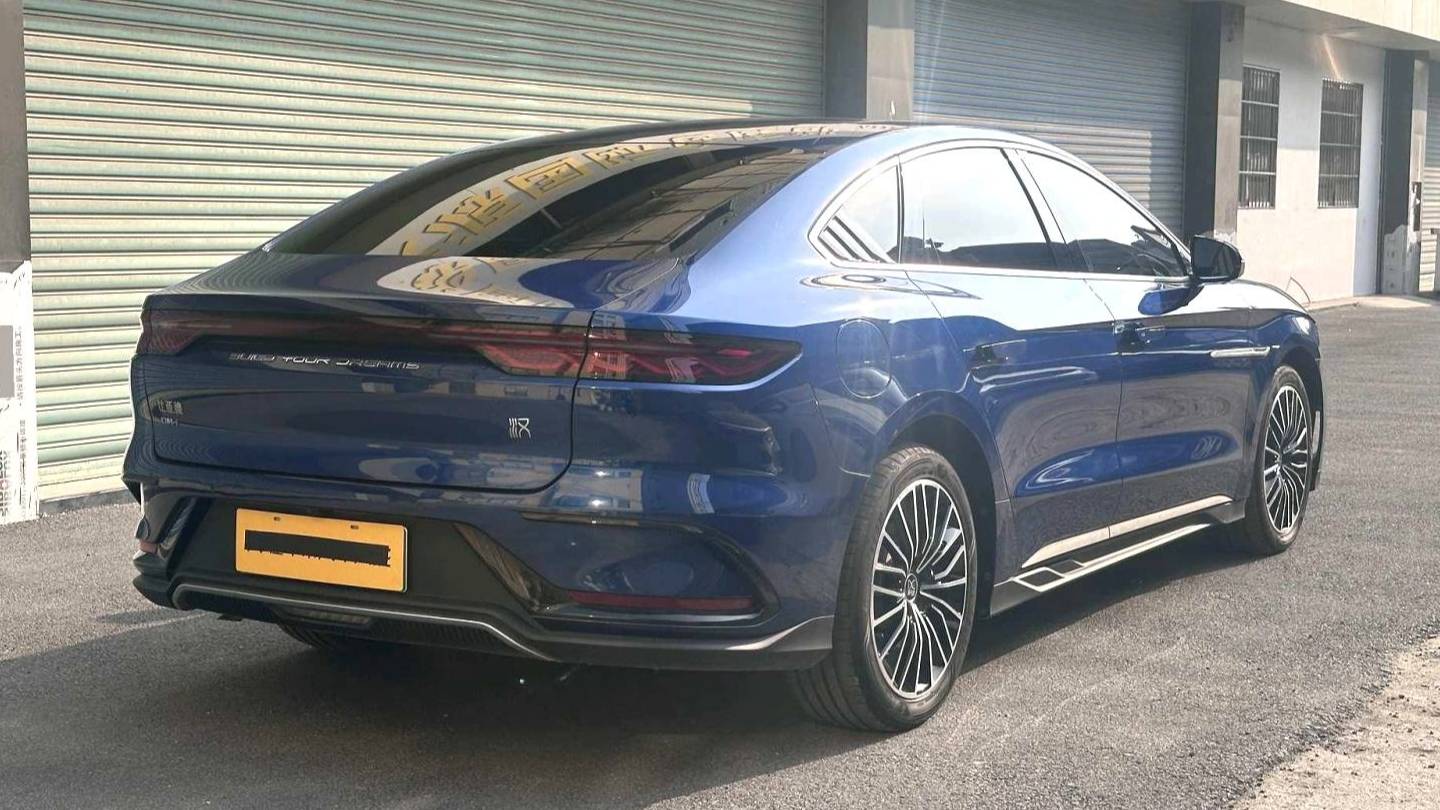 BYD 2022 HAN DM-i Champion 121KM Prestige Edition