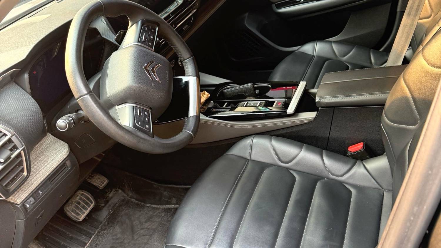 Citroën‌ 2022 Citroën C5 X 1.6T Enjoy Extraordinary Year of the Tiger Opening Red Edition