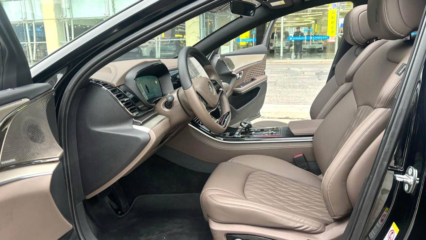 BYD 2023 HAN DM-i Champion 121KM Prestige Edition