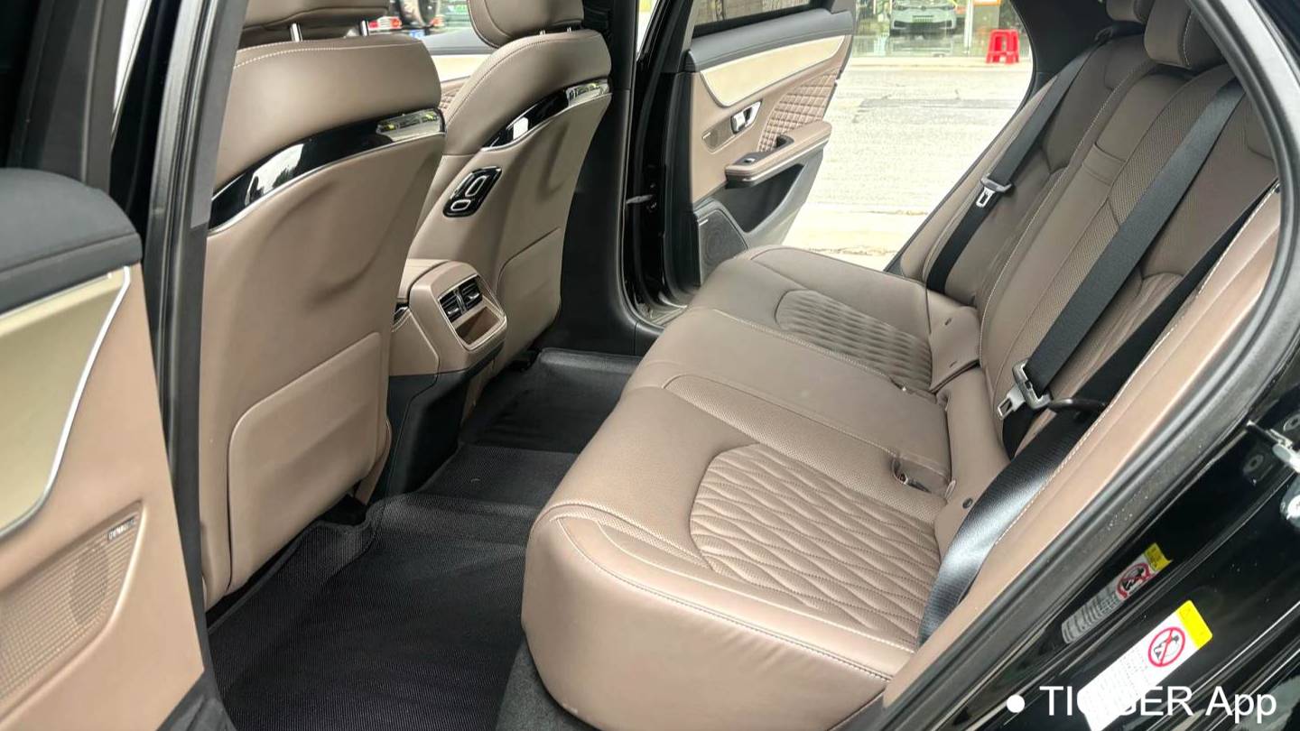 BYD 2023 HAN DM-i Champion 121KM Prestige Edition