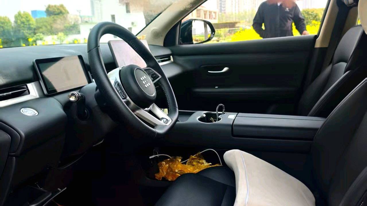 LanDian 2025 E5 PLUS 165km Long Range Enjoyment Edition 7-seater