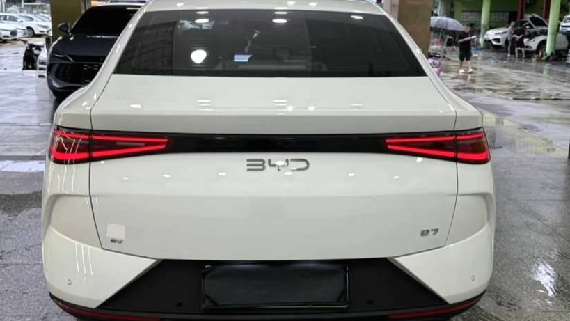 BYD 2025 e7 520 Intelligent Version