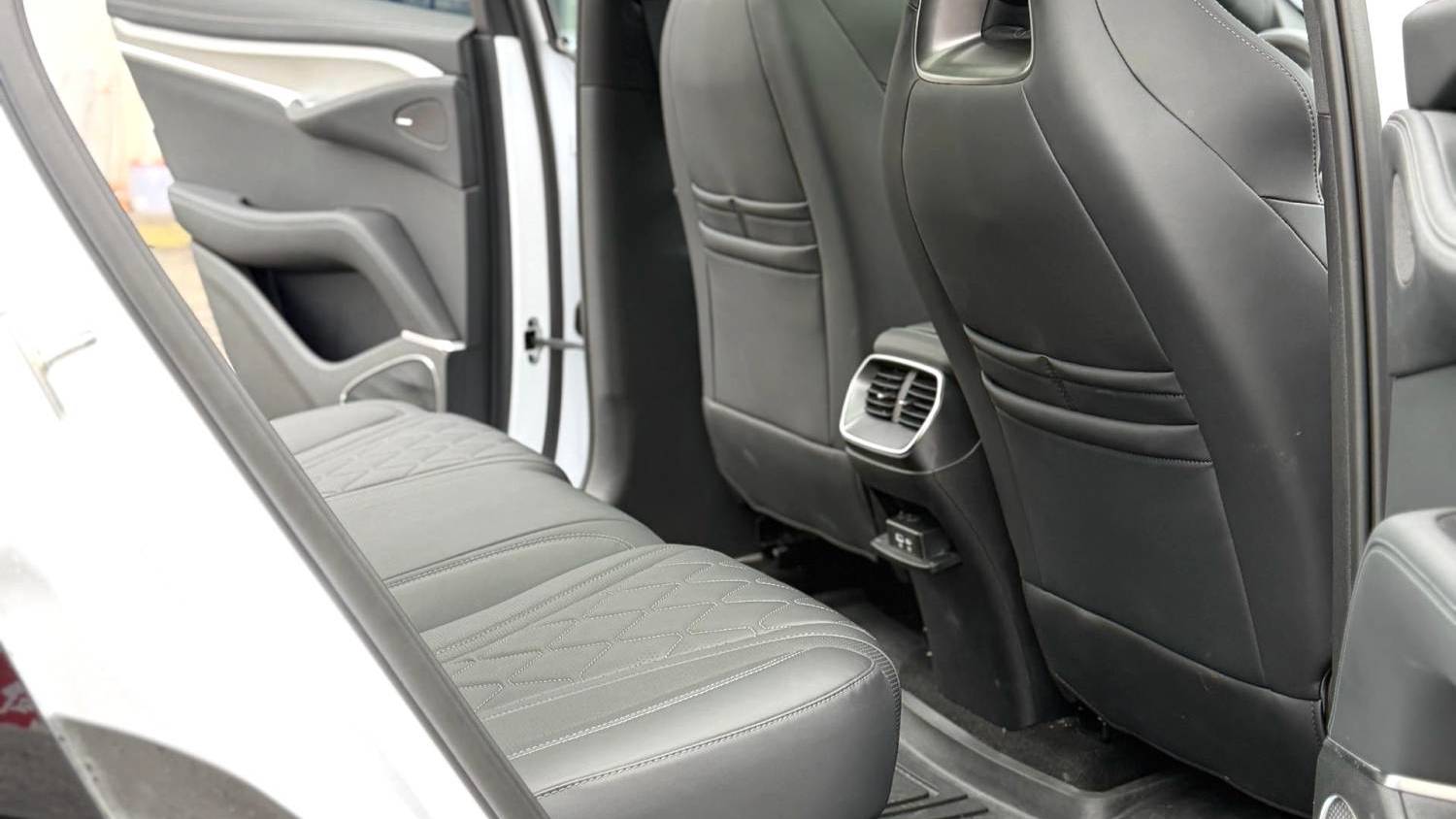 BYD 2024 Sea Lion 07 EV 610 Long Range Edition