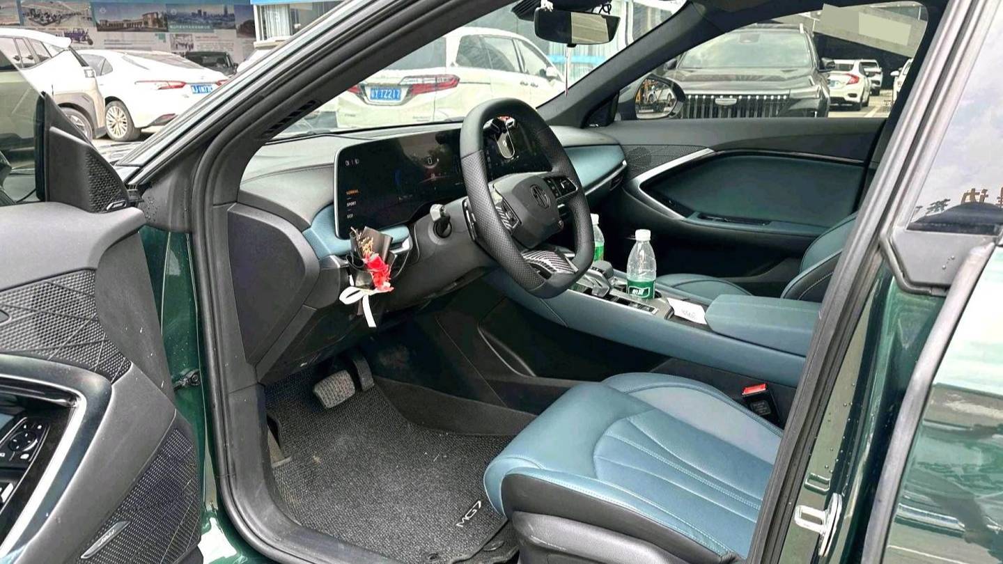 MG 2025 MG7 1.5T 300 DCT Elegant Edition