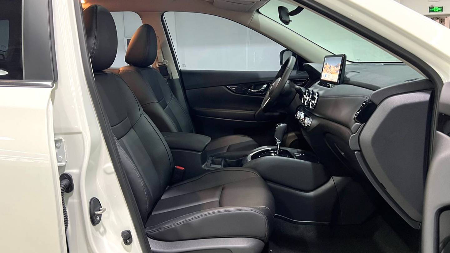 NISSAN 2025 X-TRAIL Honor 2.0L Two-Wheel Drive Leading Edition