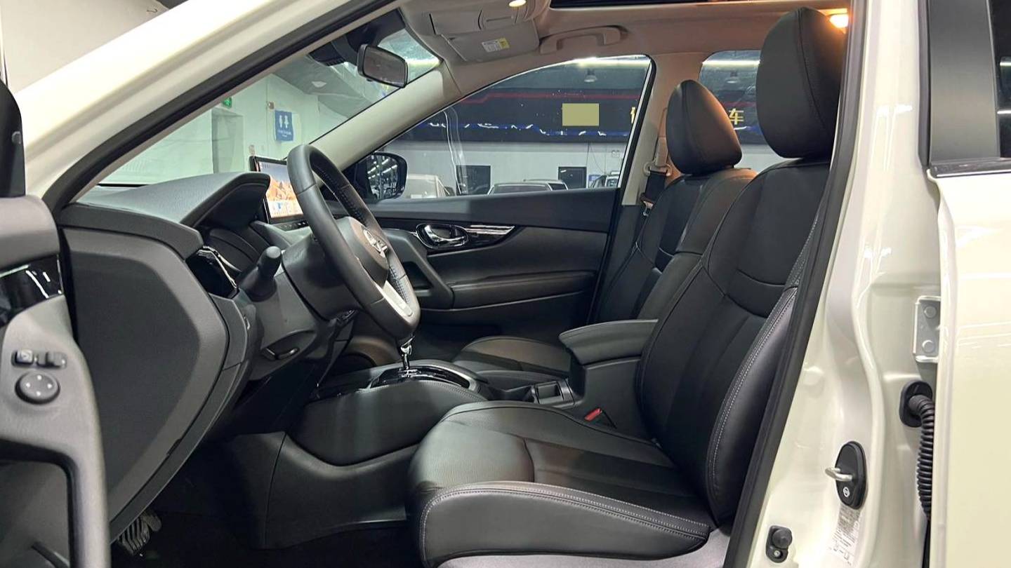 NISSAN 2025 X-TRAIL Honor 2.0L Two-Wheel Drive Leading Edition