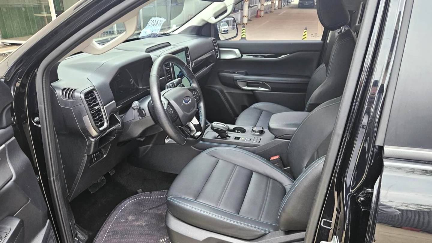 Ford 2023 ‌Ranger Mountain forest four-wheel drive automatic gasoline version