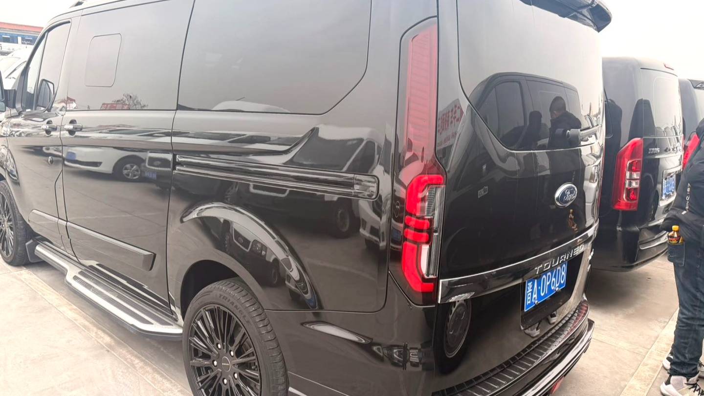 Ford 2023 Tourneo Custom 2.0T Automatic Prestige Edition