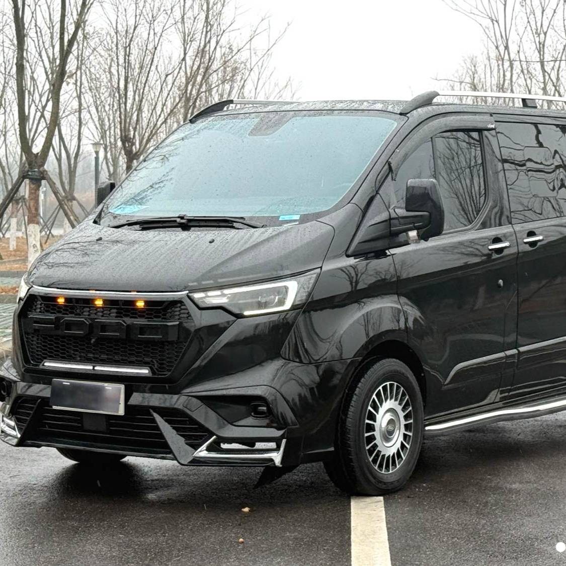 Ford 2024 Tourneo Custom 2.0T Automatic Zhizun Plus Edition سيارة مستعملة