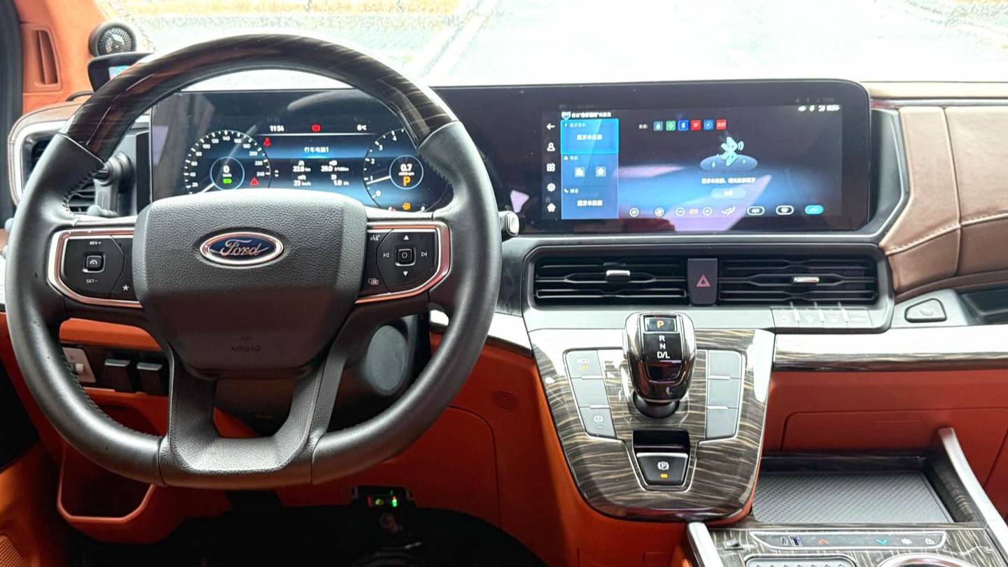 Ford 2024 Tourneo Custom 2.0T Automatic Zhizun Plus Edition